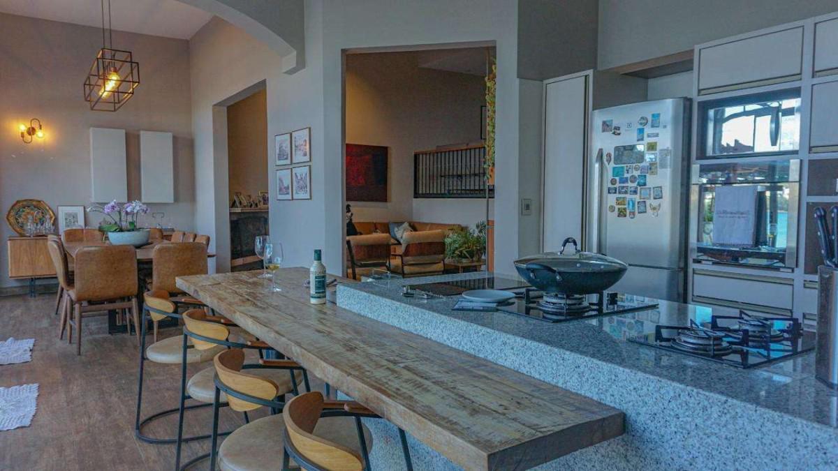 Casa, Alphaville - Lagoa dos Ingleses, 4 Quartos, 3 Vagas, 4 Suítes