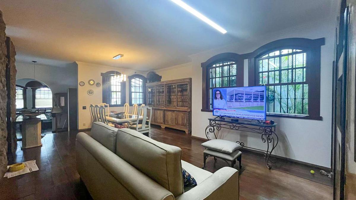 Casa, Comiteco, 5 Quartos, 6 Vagas, 2 Suítes