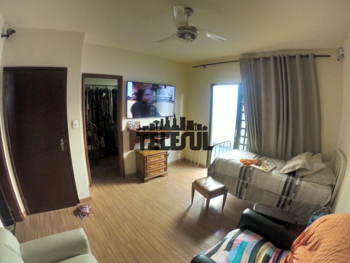 Casa, Vila Pinto, 4 Quartos, 2 Vagas, 2 Suítes