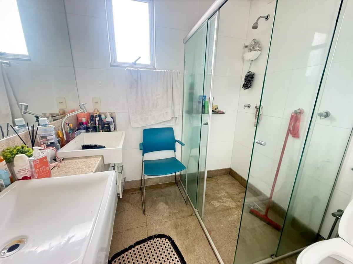 Casa, Estoril, 3 Quartos, 2 Vagas, 1 Suíte