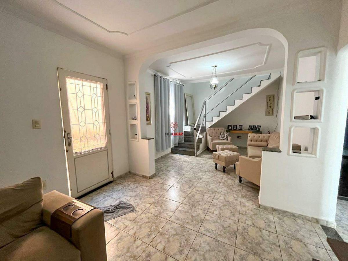 Casa, Barreiro, 3 Quartos, 4 Vagas, 1 Suíte