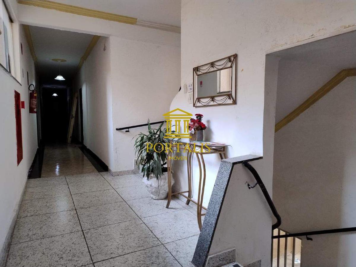 Apartamento, Floresta, 2 Quartos, 0 Vaga