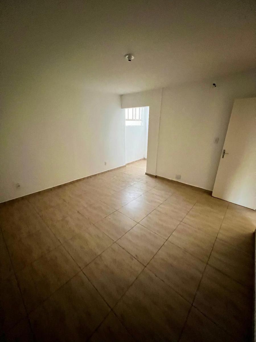Sala, Centro, 2 Quartos, 0 Vaga, 1 Suíte