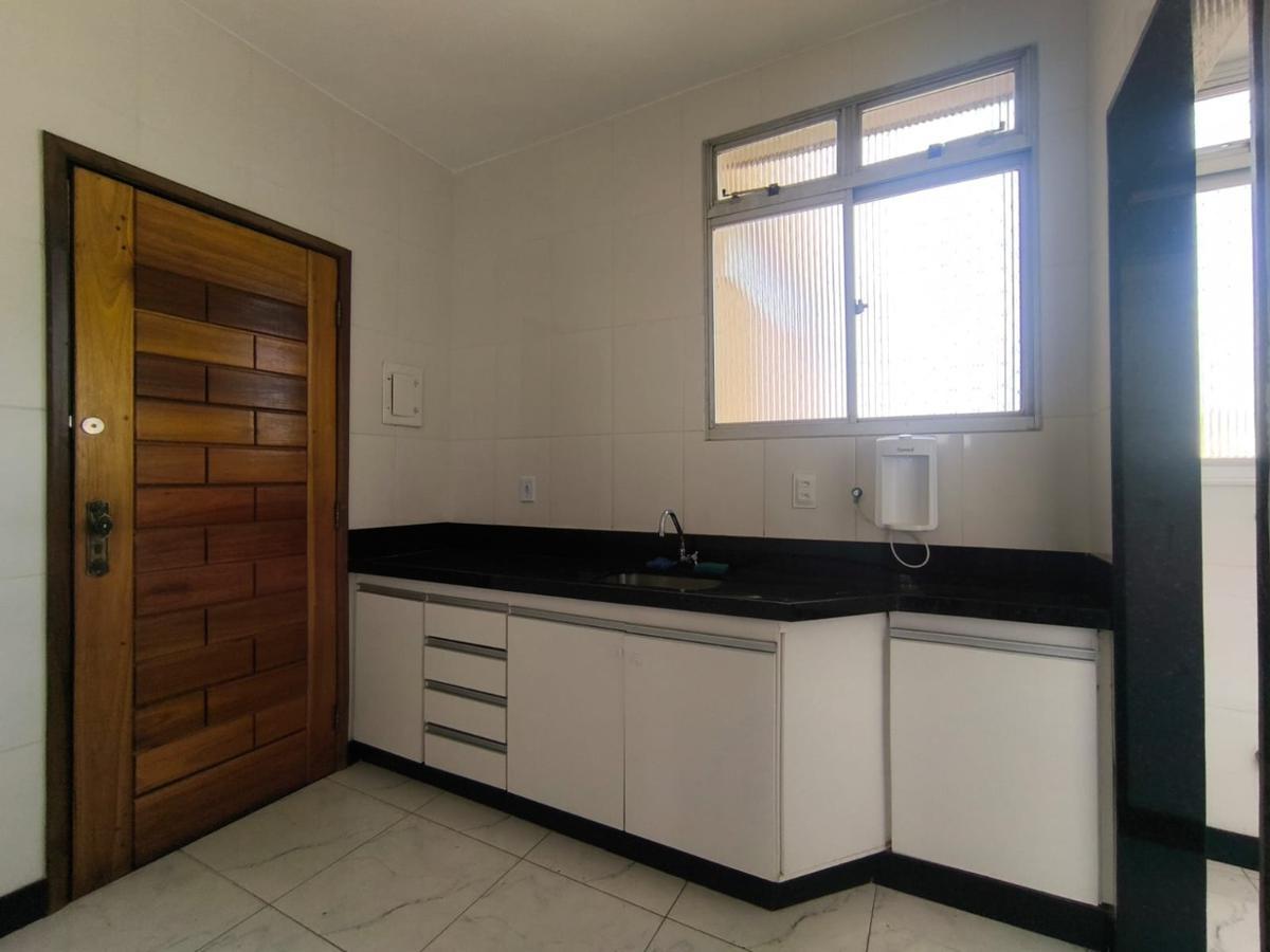 Apartamento, Estoril, 4 Quartos, 1 Vaga, 1 Suíte