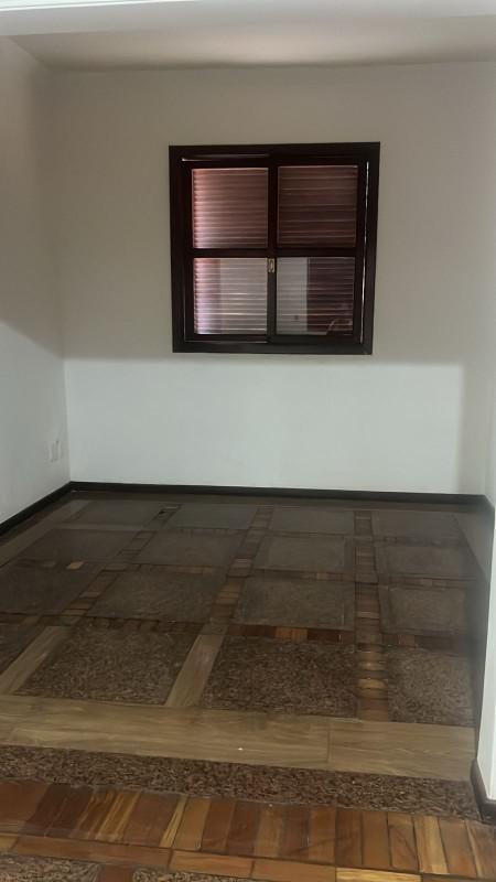 Casa, Centro, 3 Quartos, 0 Vaga, 3 Suítes