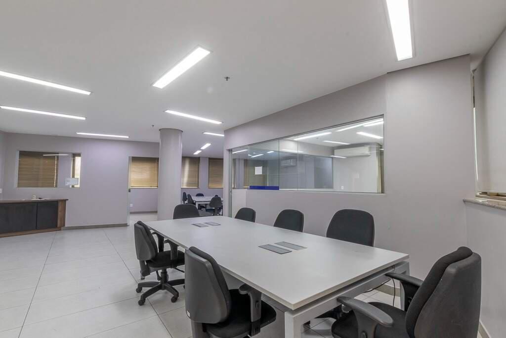 Sala, Vila da Serra, 0 Quarto, 9 Vagas