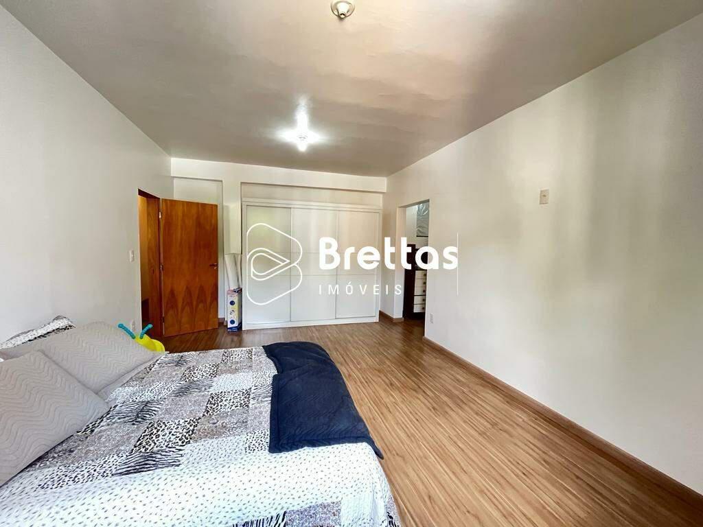 Casa, Centro, 5 Quartos, 2 Vagas, 4 Suítes