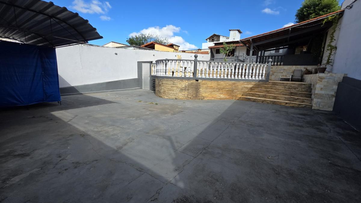 Casa, Jardim Leblon, 2 Quartos, 5 Vagas, 1 Suíte