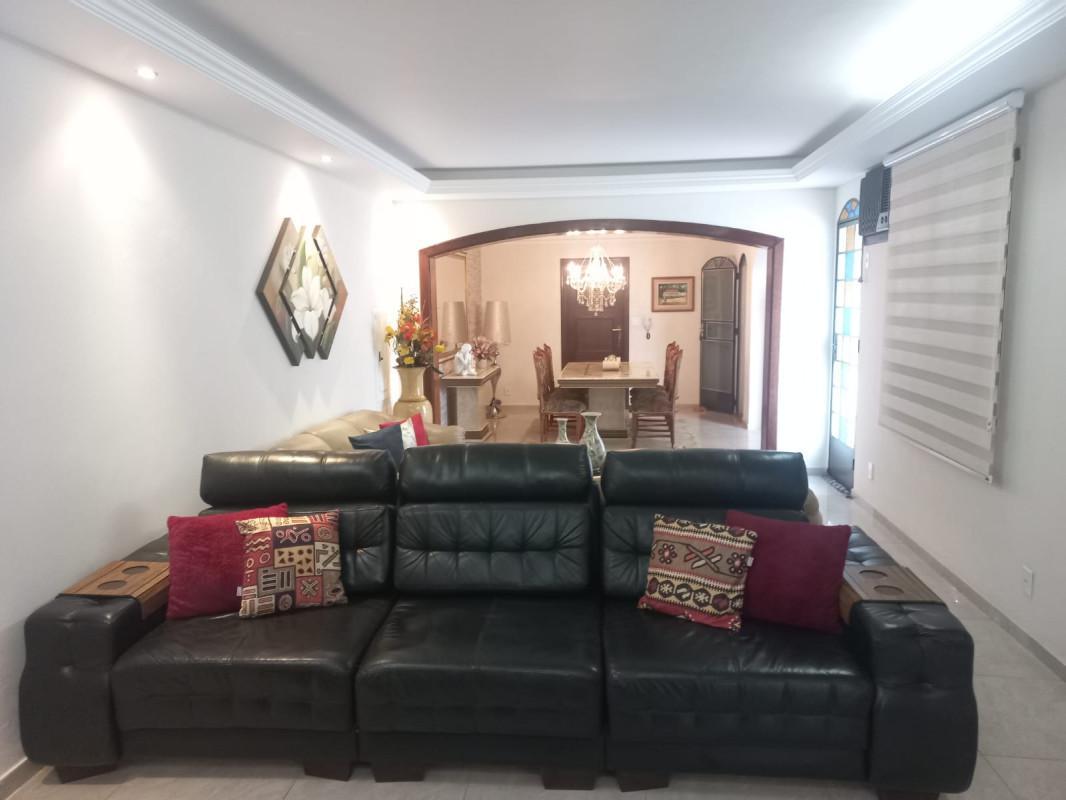 Casa, Itapoã, 3 Quartos, 2 Vagas, 1 Suíte