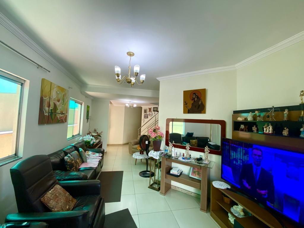 Casa, Arvoredo, 3 Quartos, 4 Vagas, 1 Suíte