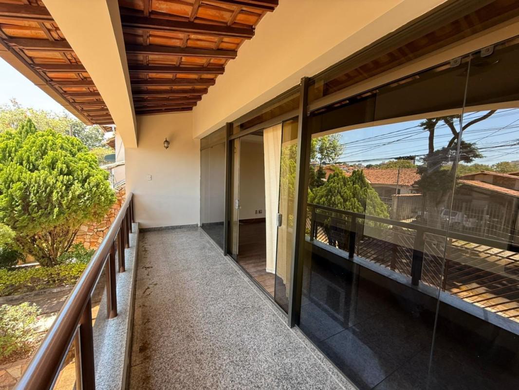 Casa, Itapoã, 5 Quartos, 4 Vagas, 3 Suítes