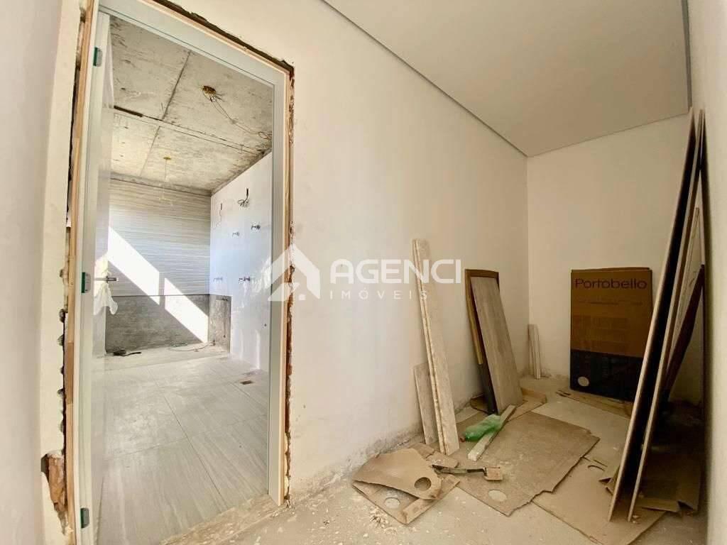 Apartamento, Cabral, 5 Quartos, 0 Vaga, 2 Suítes