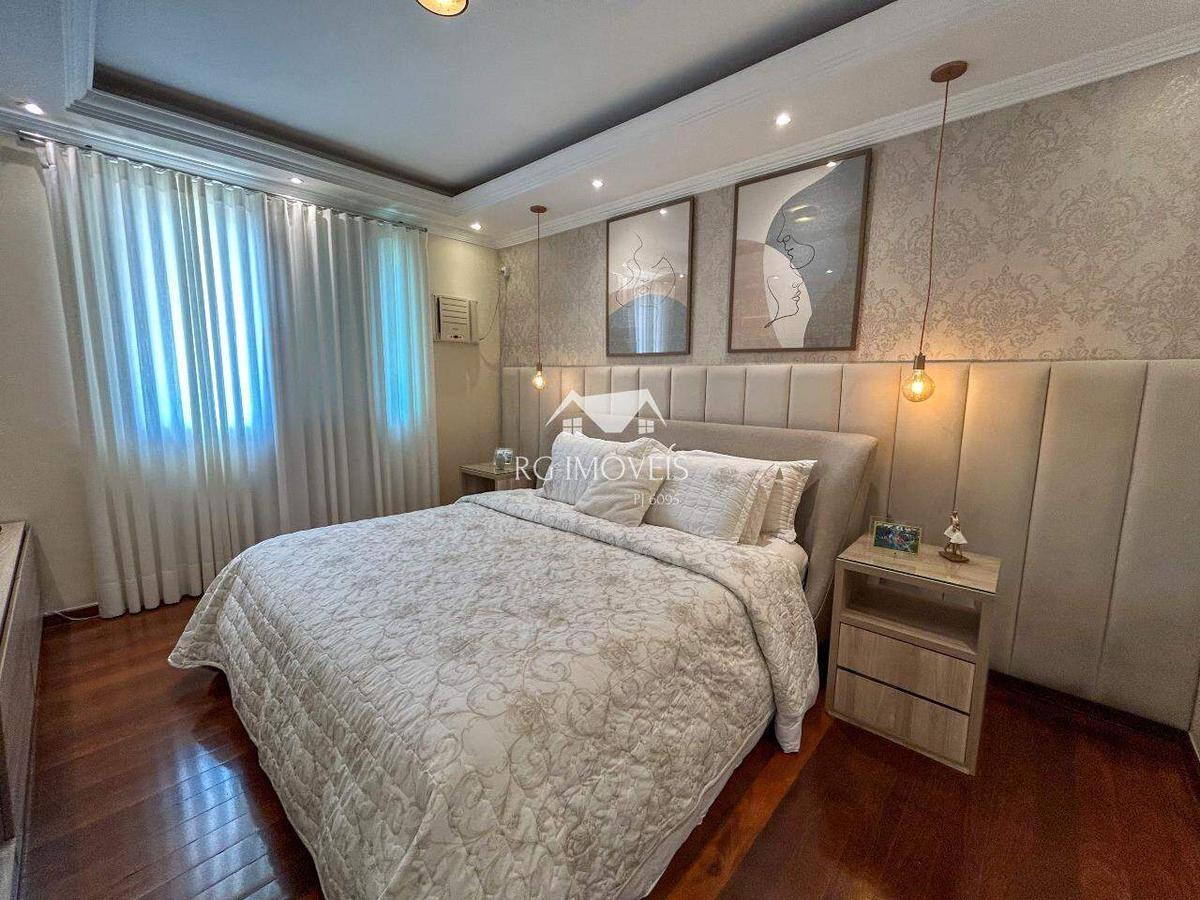 Casa, Santa Cruz Industrial, 4 Quartos, 4 Vagas, 2 Suítes