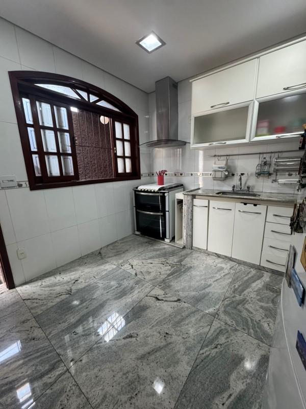 Casa, Trevo, 4 Quartos, 10 Vagas, 1 Suíte