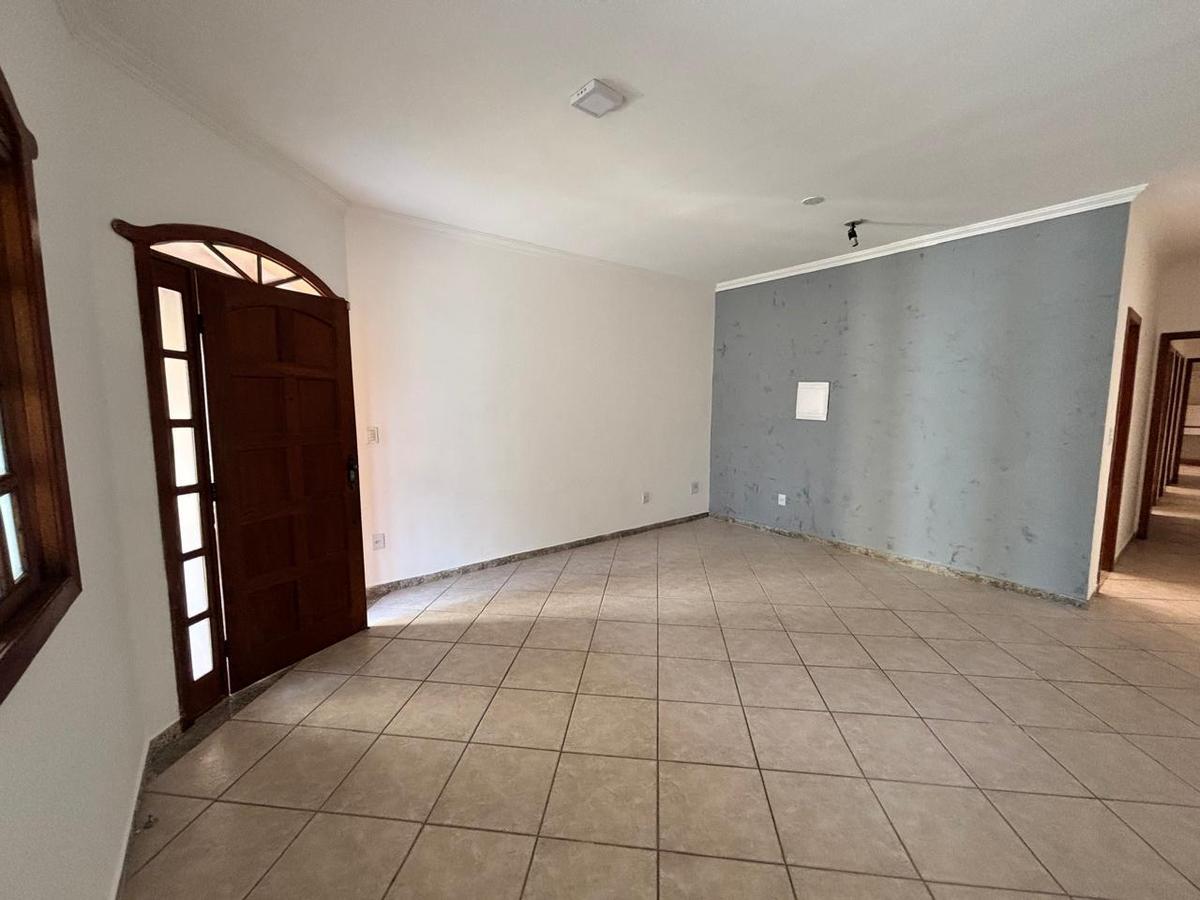 Casa, Jardim Atlântico, 3 Quartos, 2 Vagas, 1 Suíte