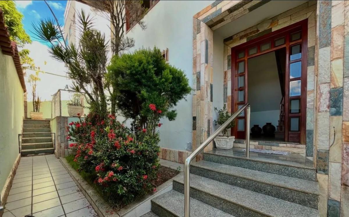 Casa, Nova Esperança, 4 Quartos, 4 Vagas, 1 Suíte