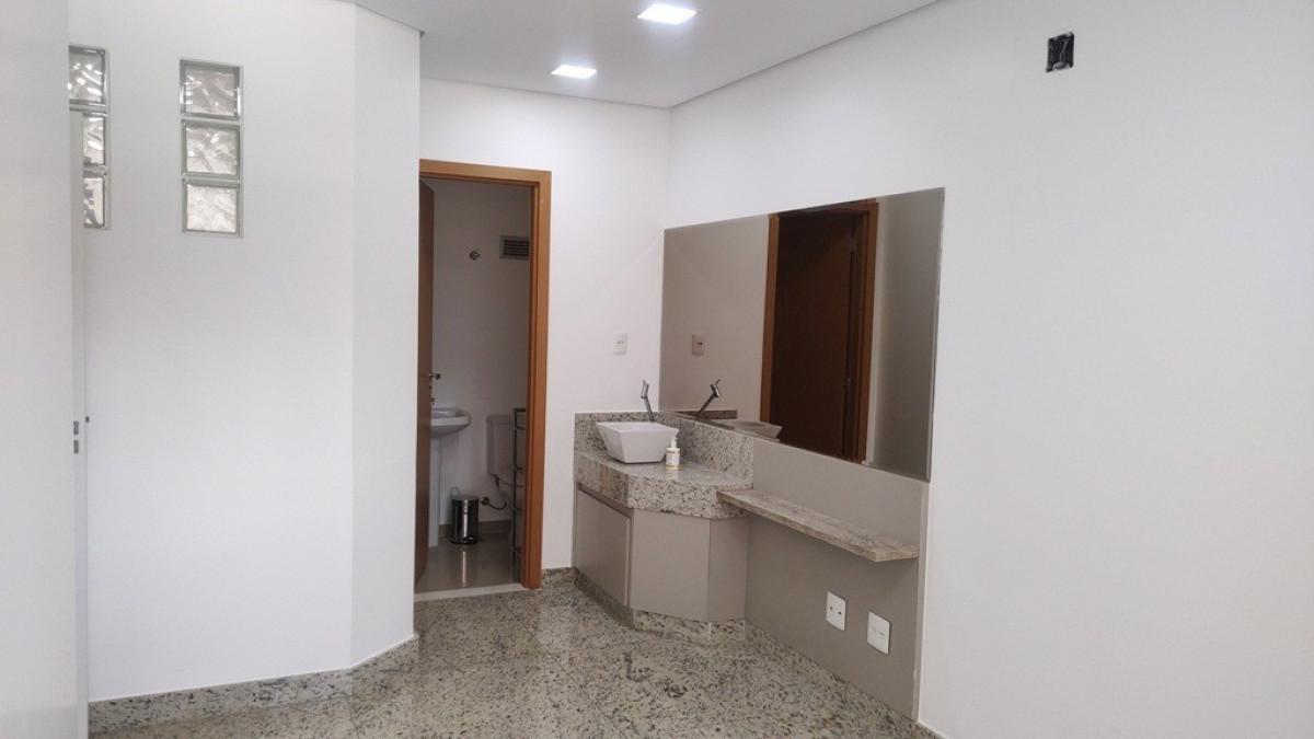 Sala, Barro Preto, 0 Quarto, 3 Vagas