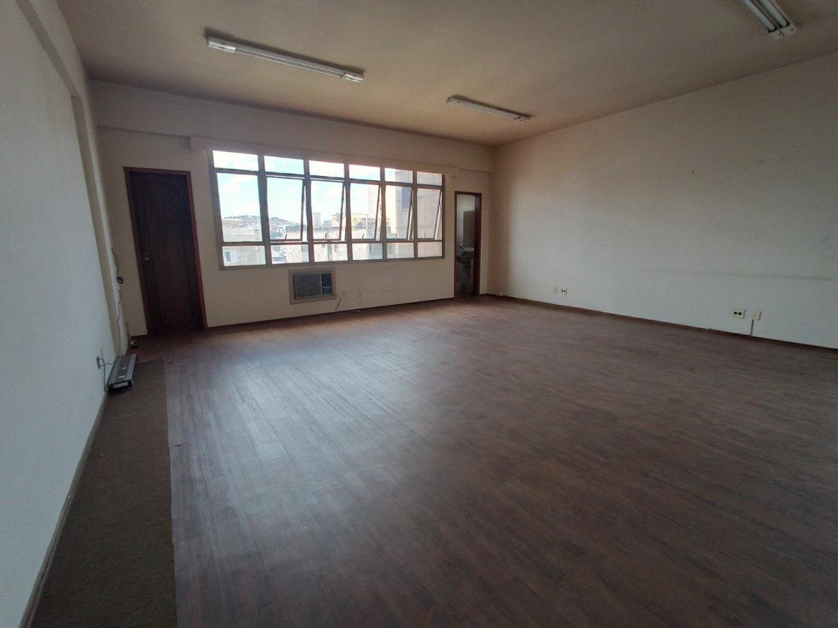 Sala, Centro, 0 Quarto, 1 Vaga