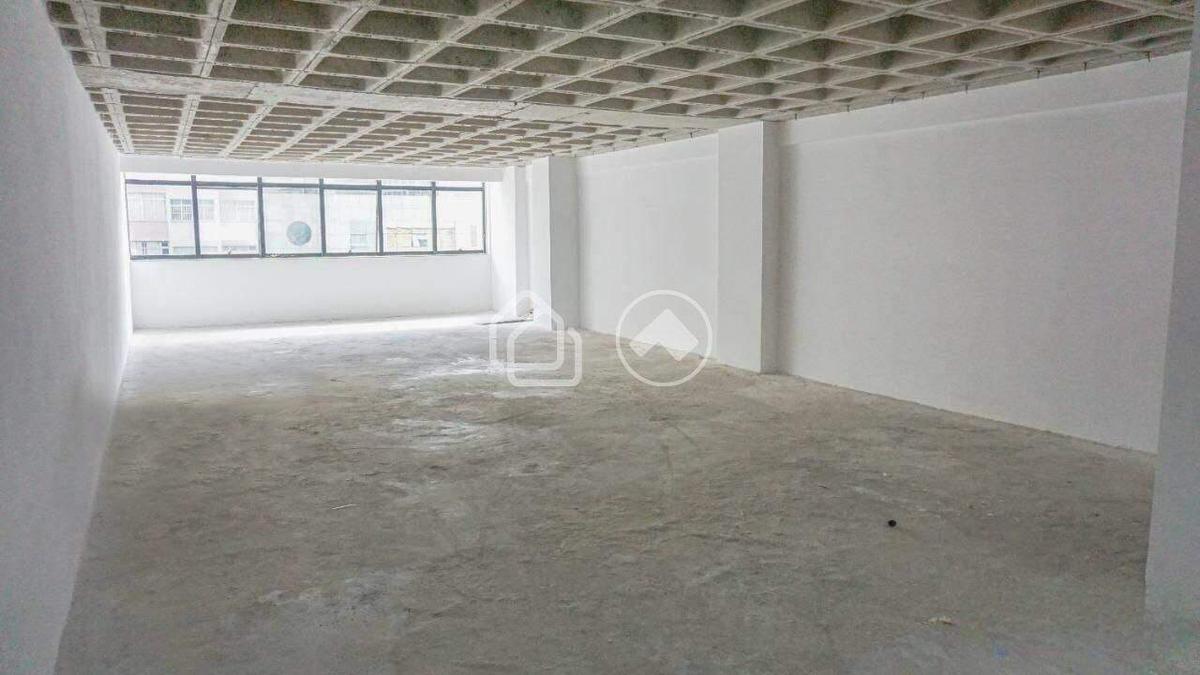 Sala, Centro