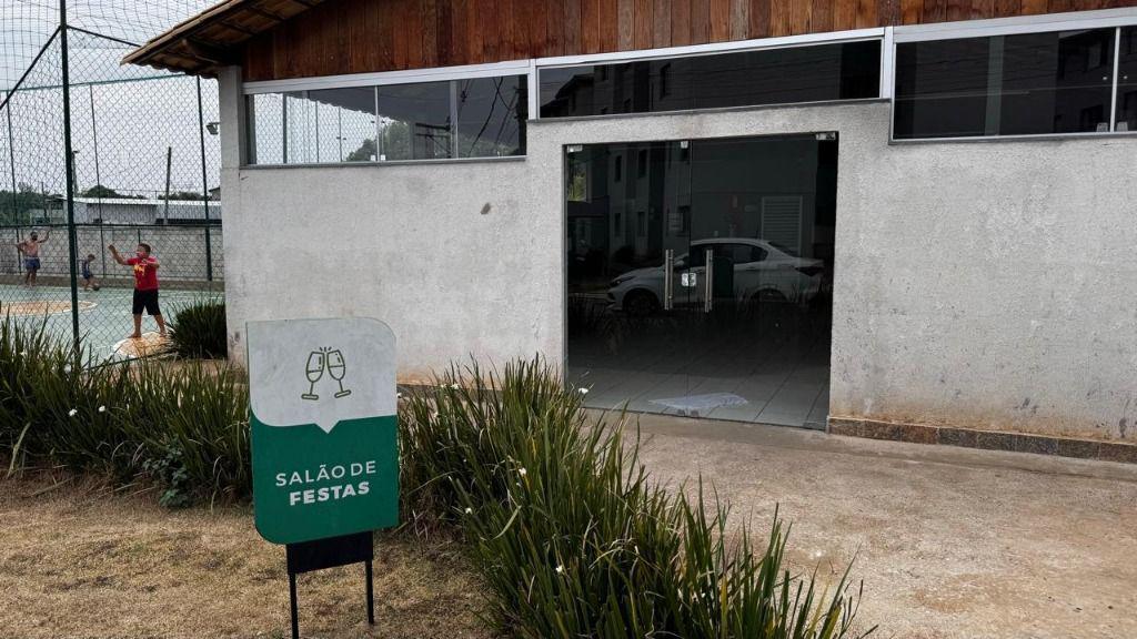 Apartamento, Menezes (justinópolis), 2 Quartos, 0 Vaga
