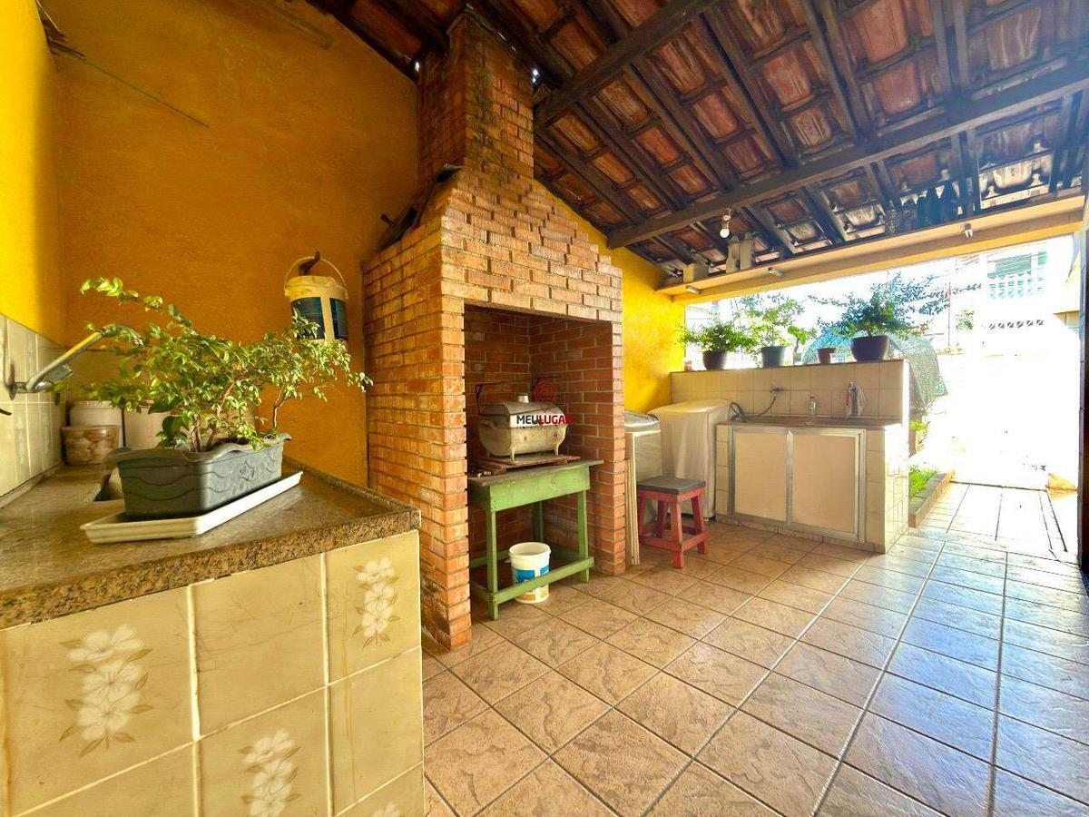 Casa, Barreiro, 3 Quartos, 5 Vagas, 1 Suíte