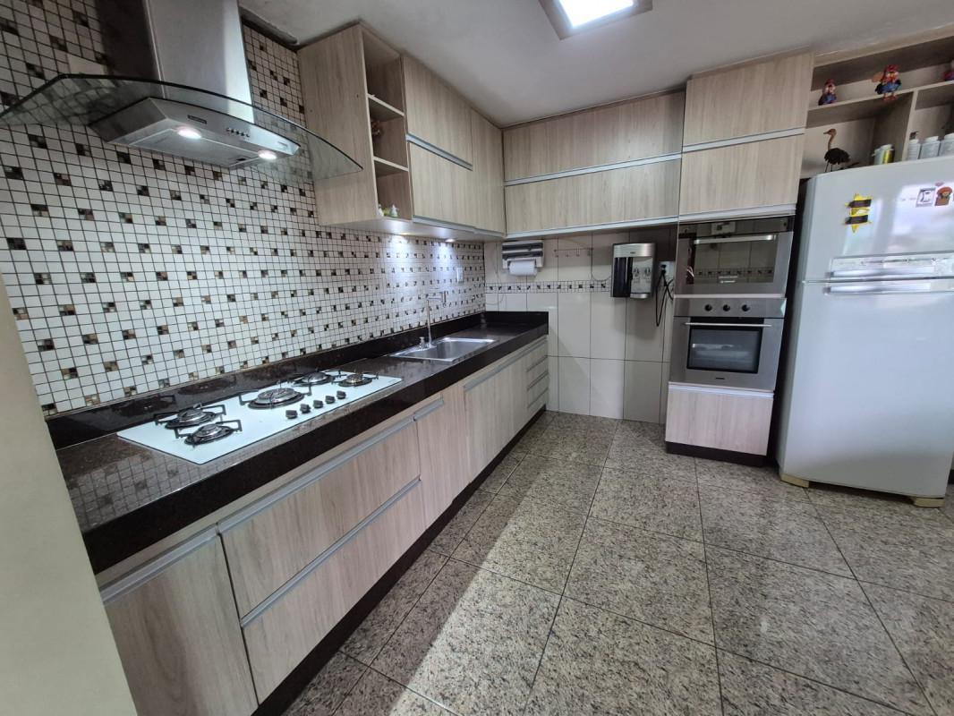 Casa, Eldorado, 3 Quartos, 4 Vagas, 1 Suíte