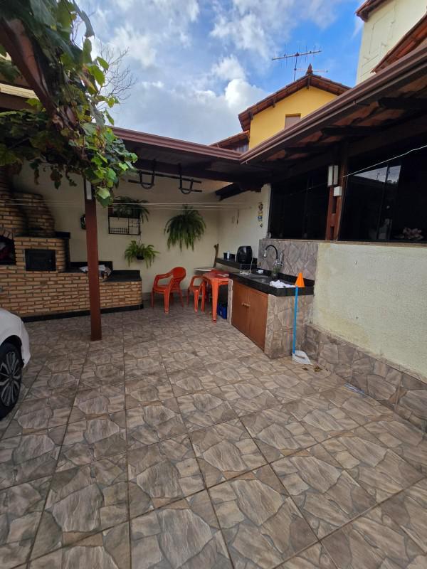 Casa, Novo Glória, 3 Quartos, 3 Vagas, 1 Suíte