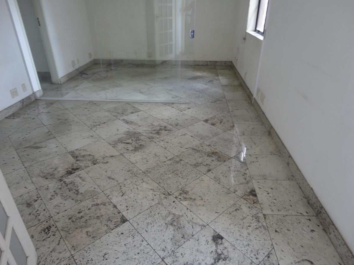 Sala, Barro Preto