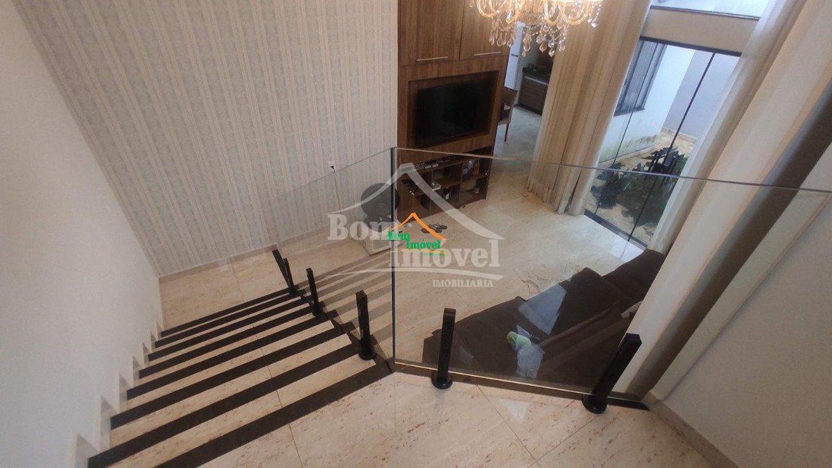 Casa, Centro, 2 Quartos, 2 Vagas, 1 Suíte