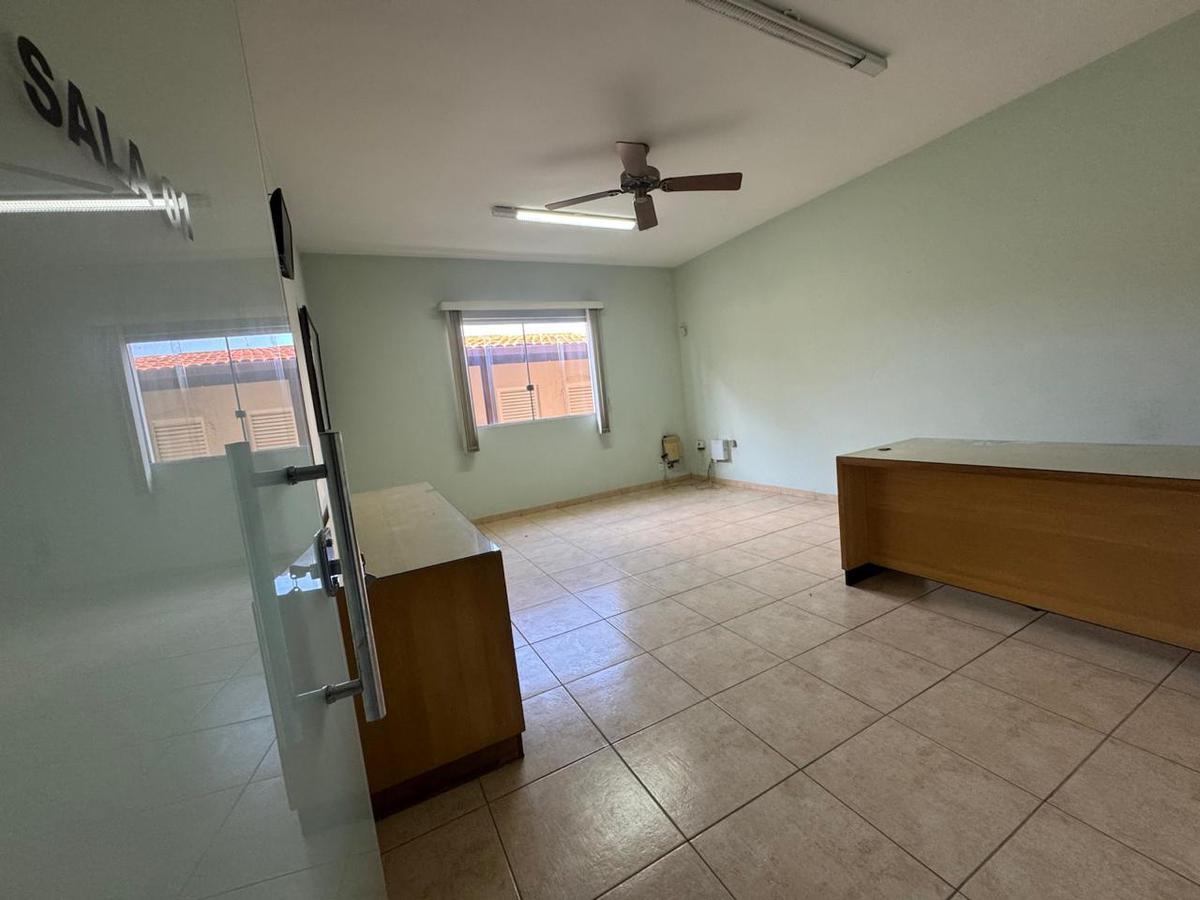 Casa Comercial, Serrano, 2 Quartos, 1 Vaga