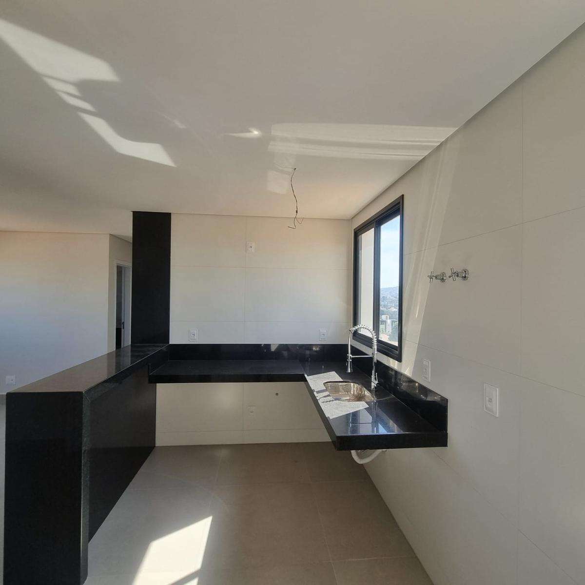 Cobertura, Planalto, 4 Quartos, 2 Vagas, 2 Suítes