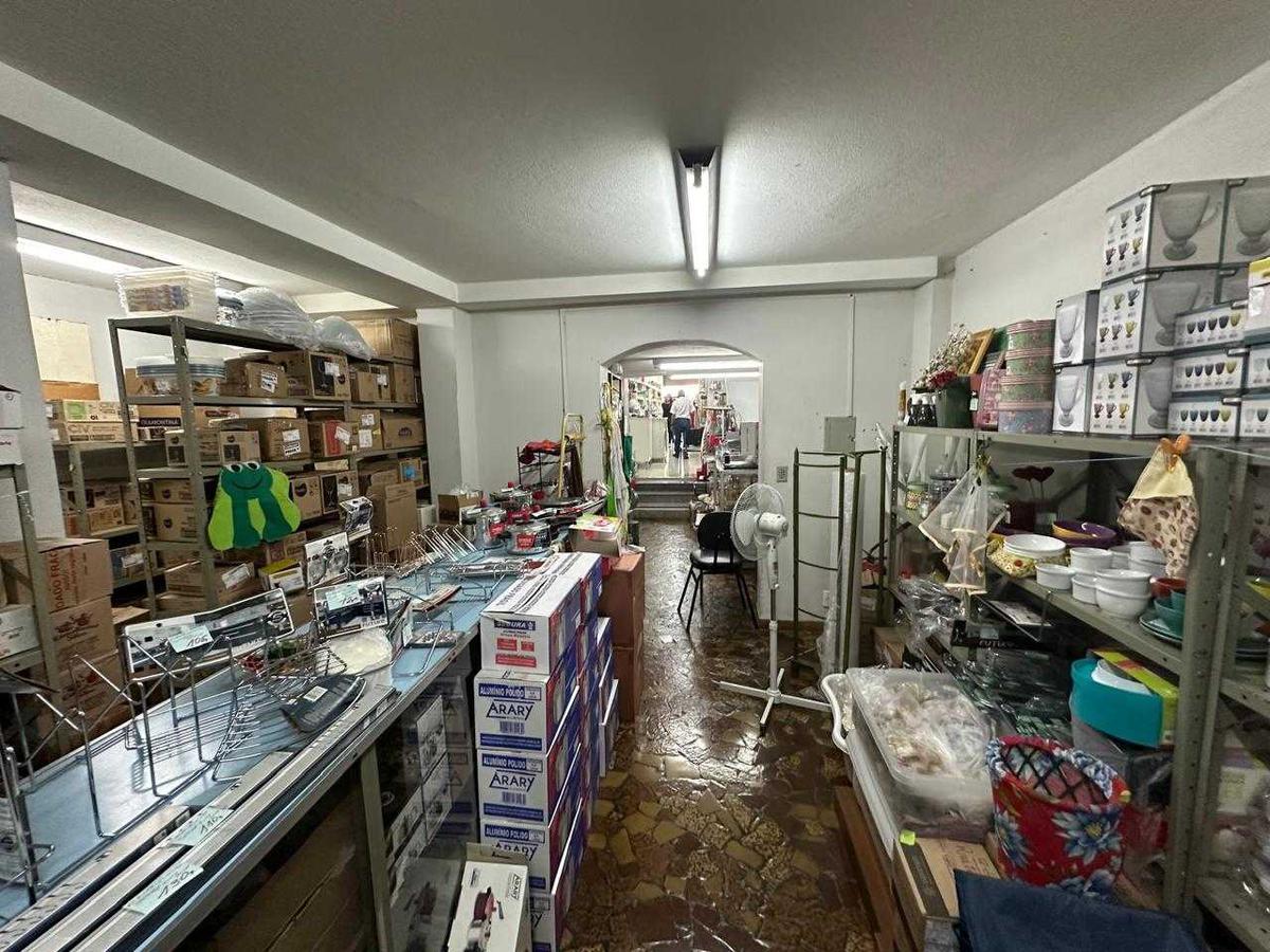 Andar, Centro, 0 Quarto, 0 Vaga