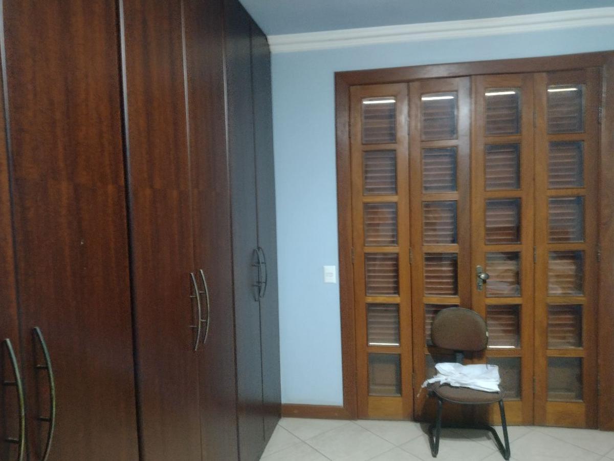 Casa, Europa, 3 Quartos, 8 Vagas, 1 Suíte