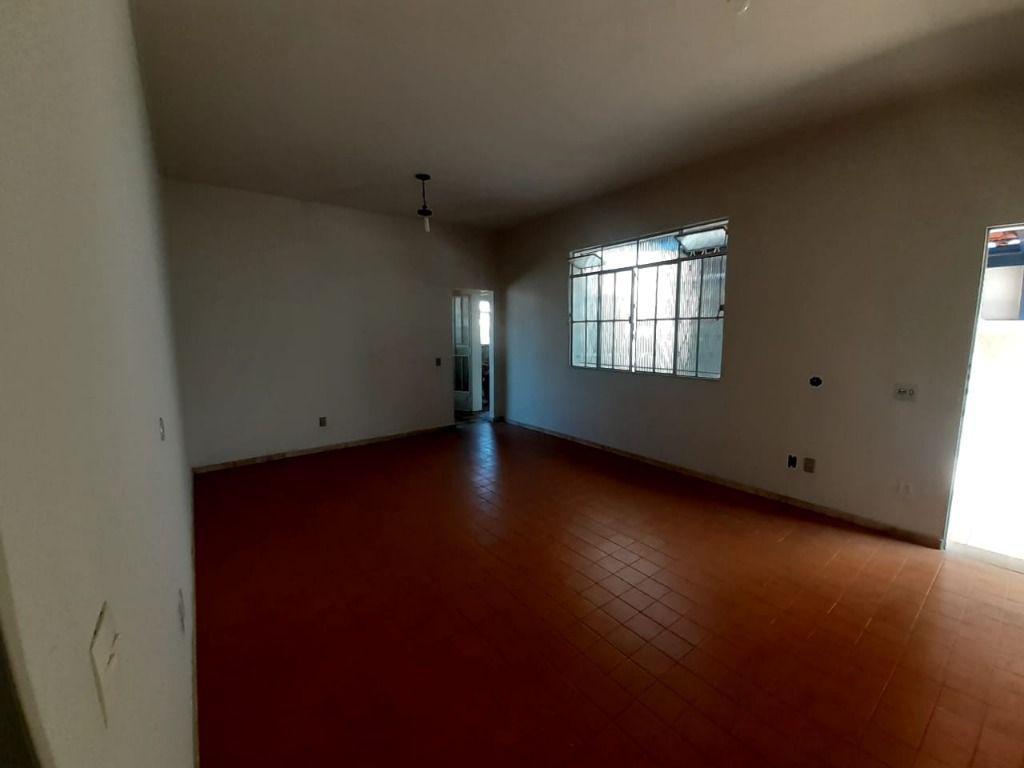 Casa, Centro, 3 Quartos, 3 Vagas, 1 Suíte