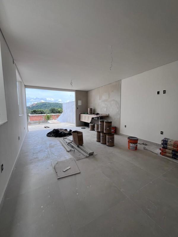 Casa, Masterville, 3 Quartos, 4 Vagas, 1 Suíte