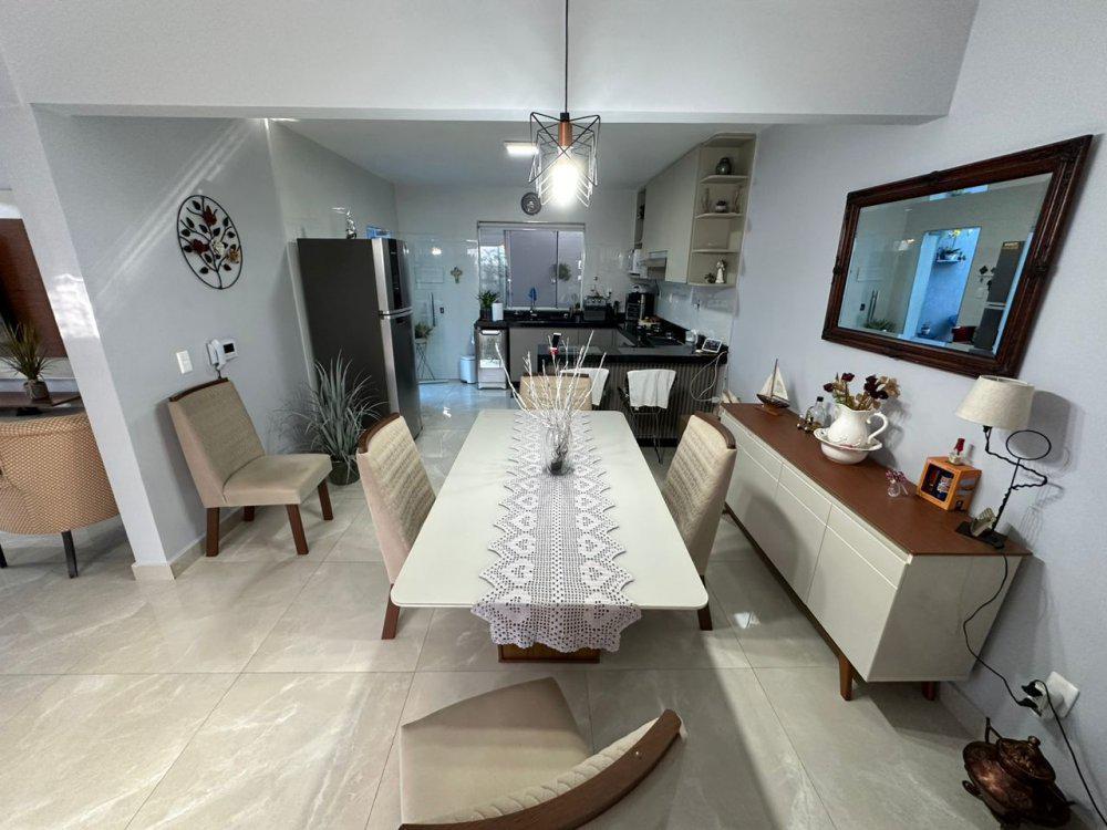 Casa, Masterville, 3 Quartos, 3 Vagas, 1 Suíte