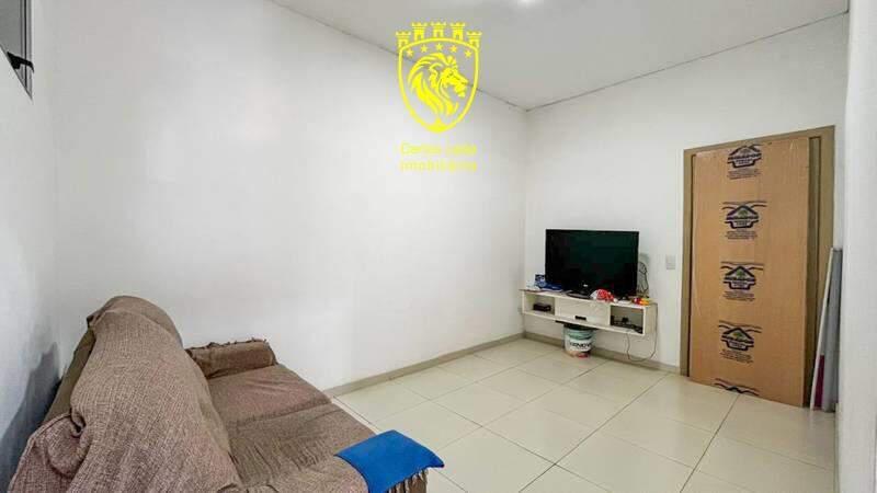 Casa, Santa Terezinha, 4 Quartos, 5 Vagas, 1 Suíte