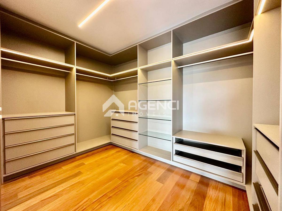 Casa em Condomínio, Alphaville - Lagoa dos Ingleses, 4 Quartos, 0 Vaga, 4 Suítes