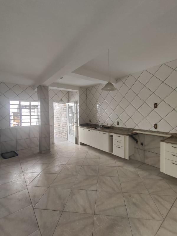 Casa, Caiçaras, 5 Quartos, 3 Vagas, 1 Suíte