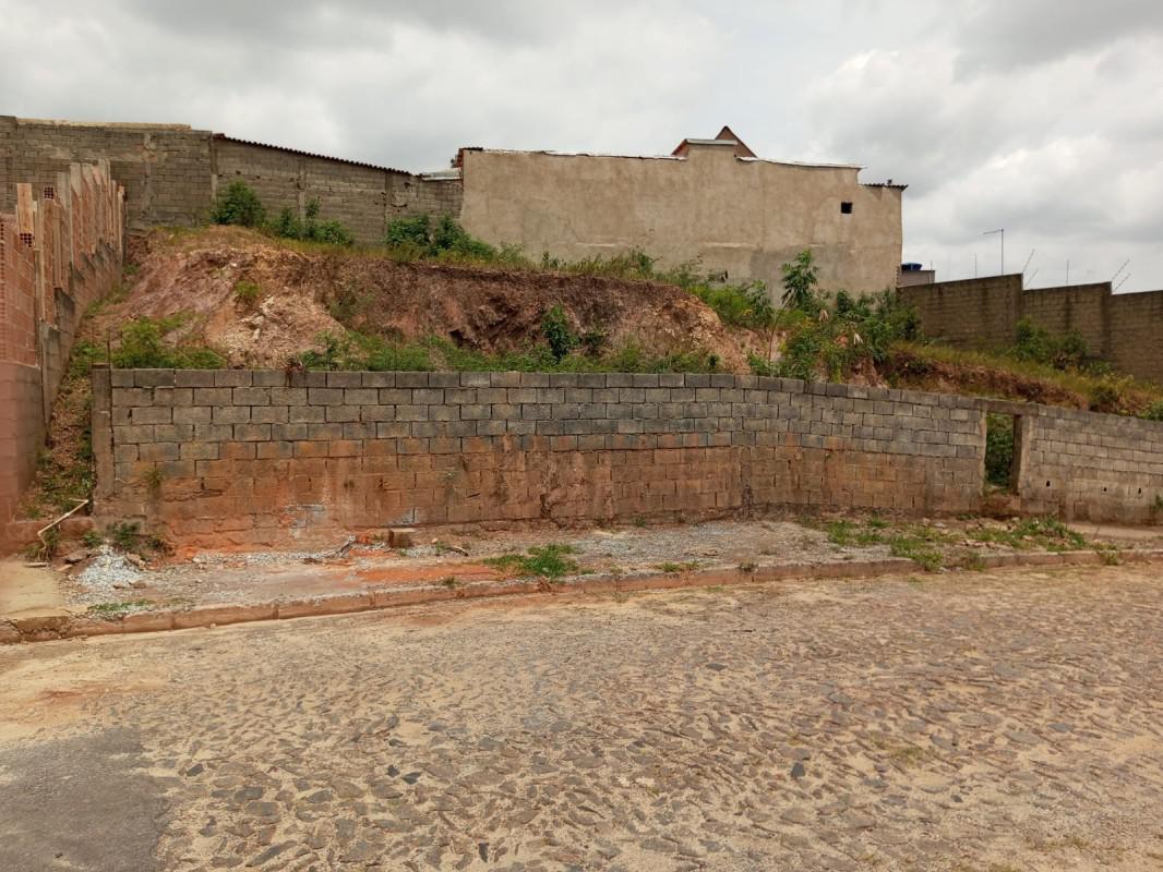 Lote, Jardim Pirineus, 0 Quarto, 0 Vaga