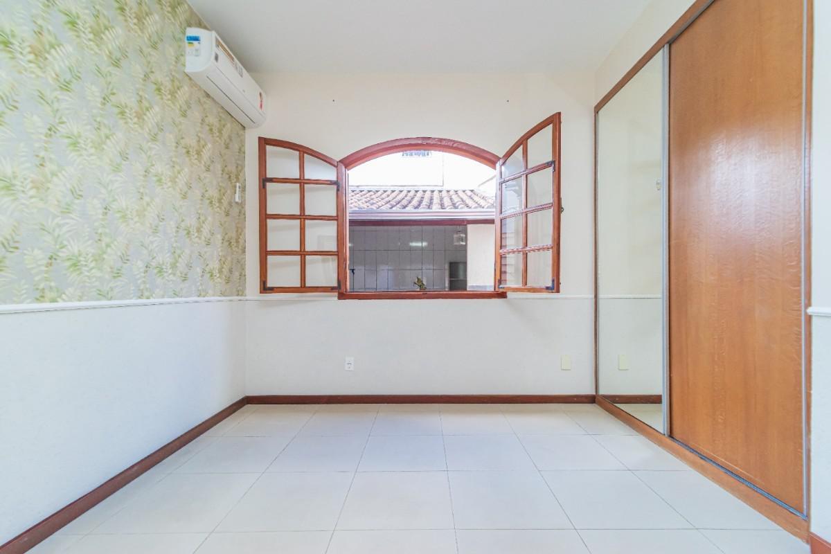 Casa, Itapoã, 4 Quartos, 2 Vagas, 1 Suíte