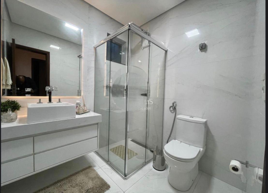 Casa, Milionários, 3 Quartos, 8 Vagas, 1 Suíte