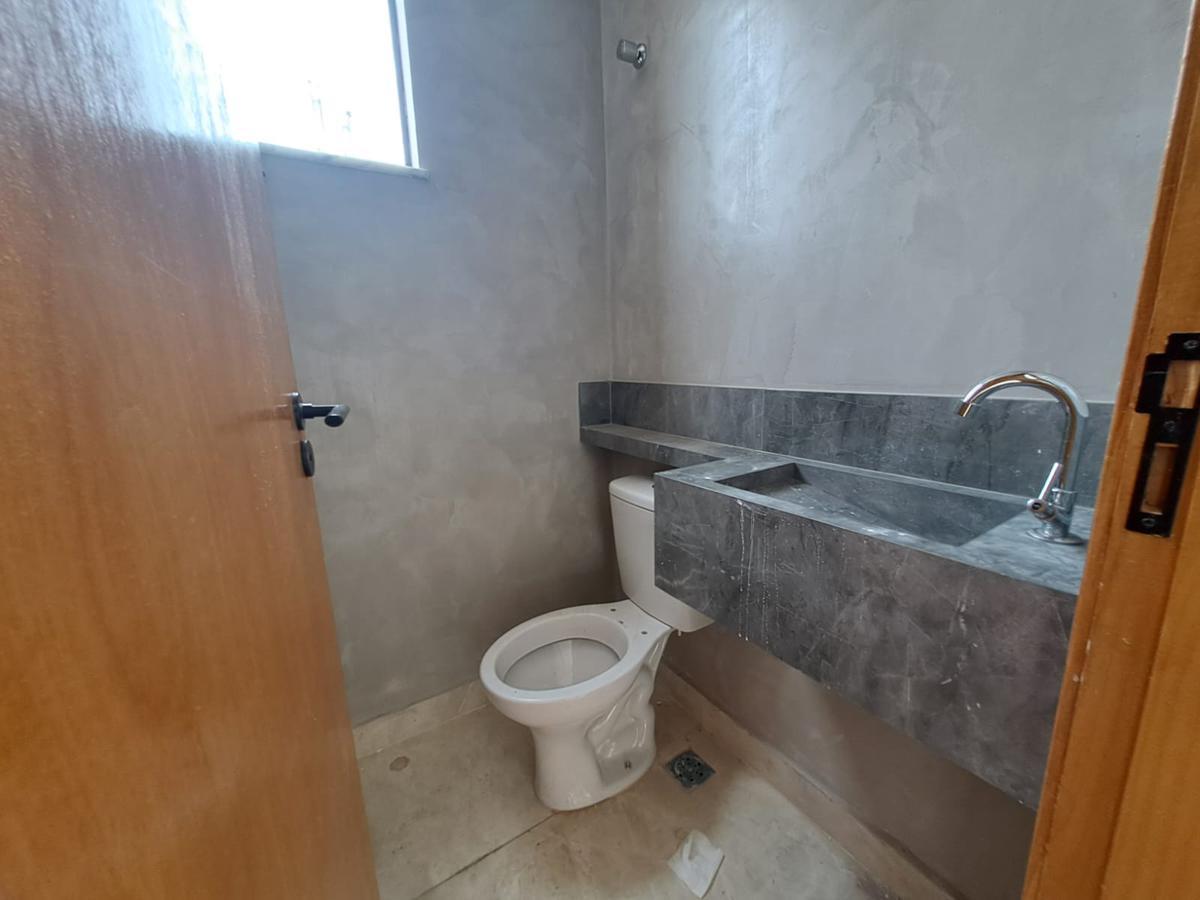 Casa, Santa Branca, 3 Quartos, 4 Vagas, 1 Suíte