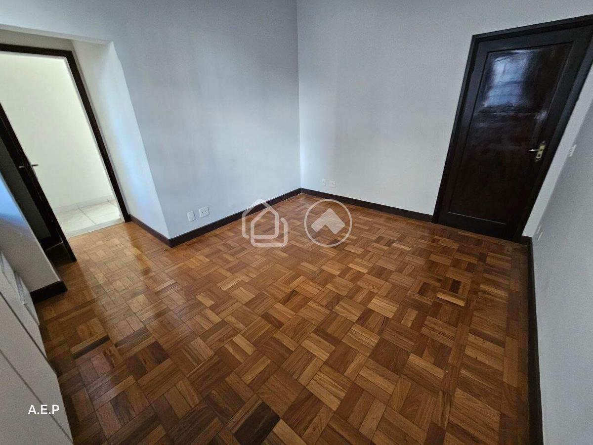 Casa, Santo Agostinho, 6 Quartos, 12 Vagas, 2 Suítes