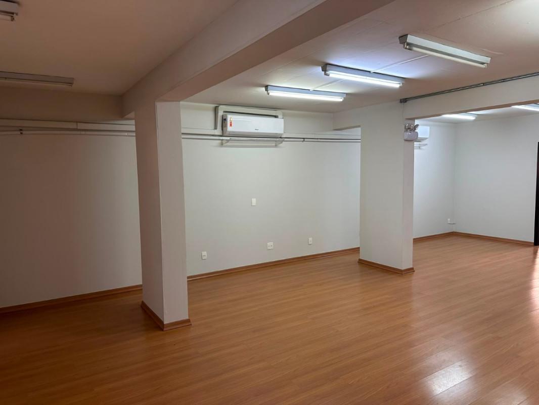 Sala, Centro, 0 Quarto, 1 Vaga