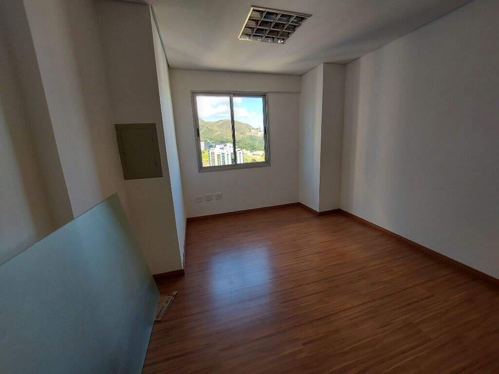 Sala, Estoril, 3 Vagas