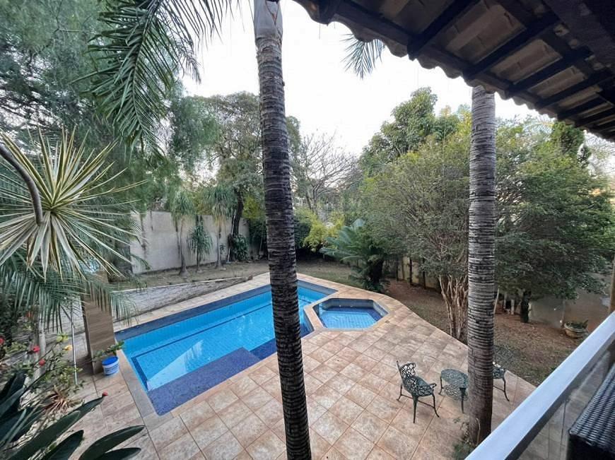 Casa, Trevo, 4 Quartos, 5 Vagas, 2 Suítes