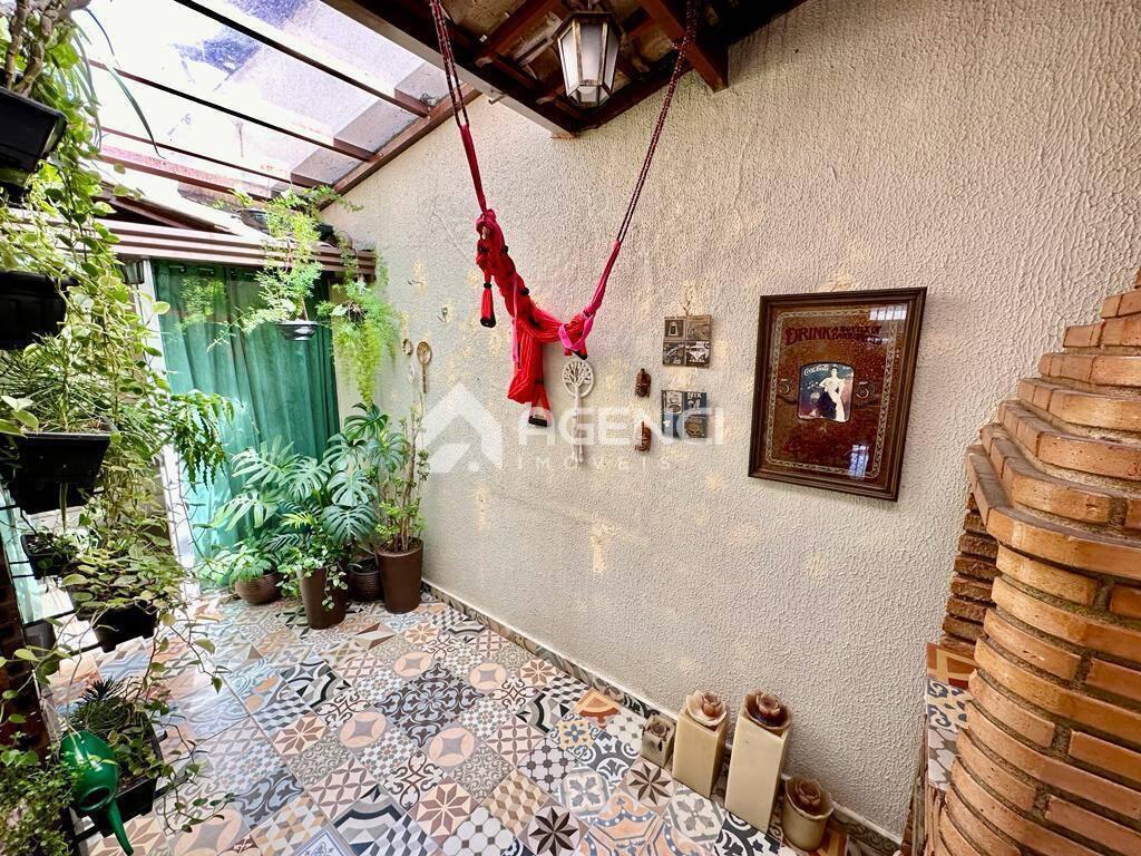 Casa, Cabral, 3 Quartos, 0 Vaga, 2 Suítes