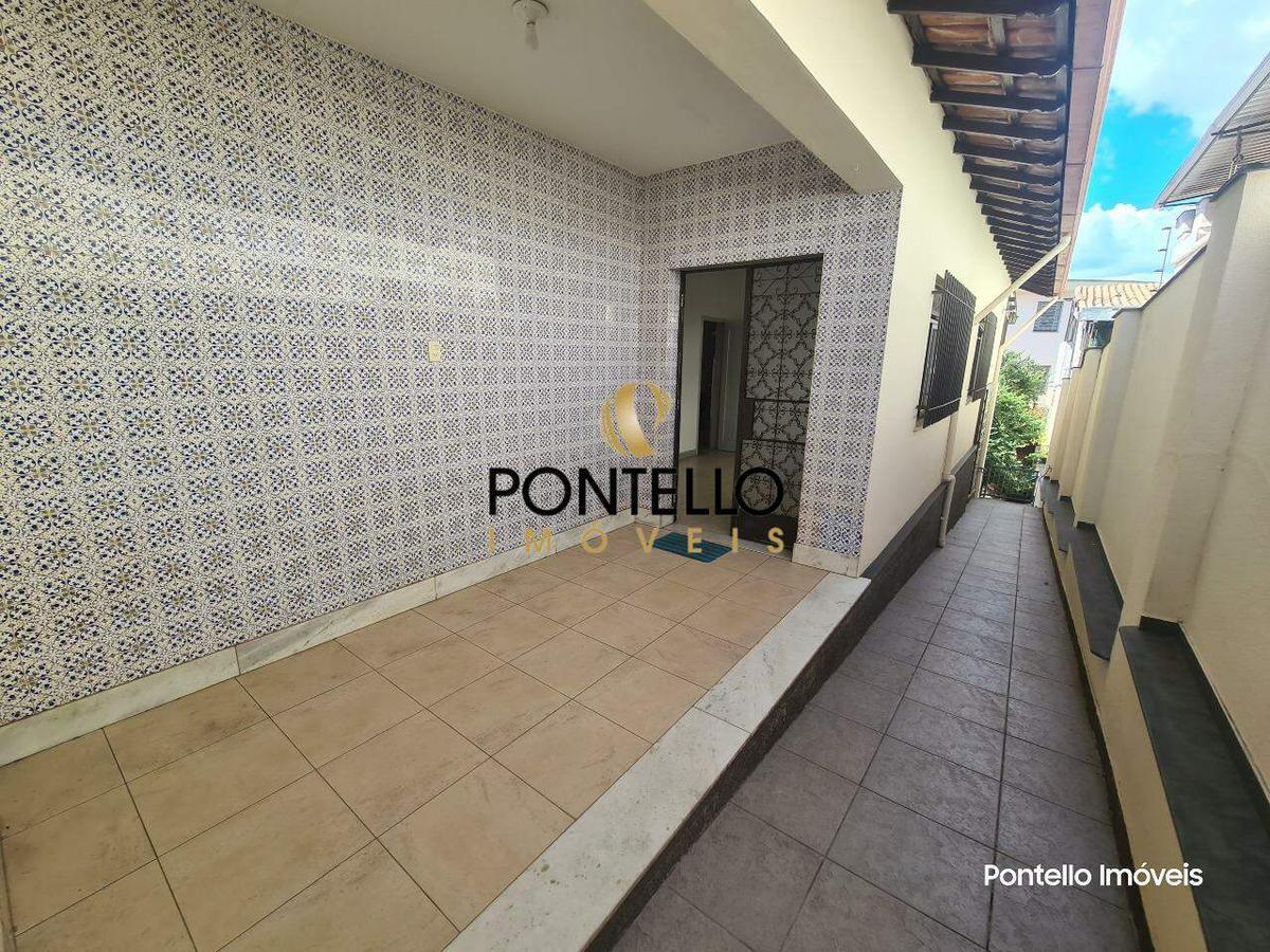 Casa, Santa Efigênia, 3 Quartos, 4 Vagas, 1 Suíte