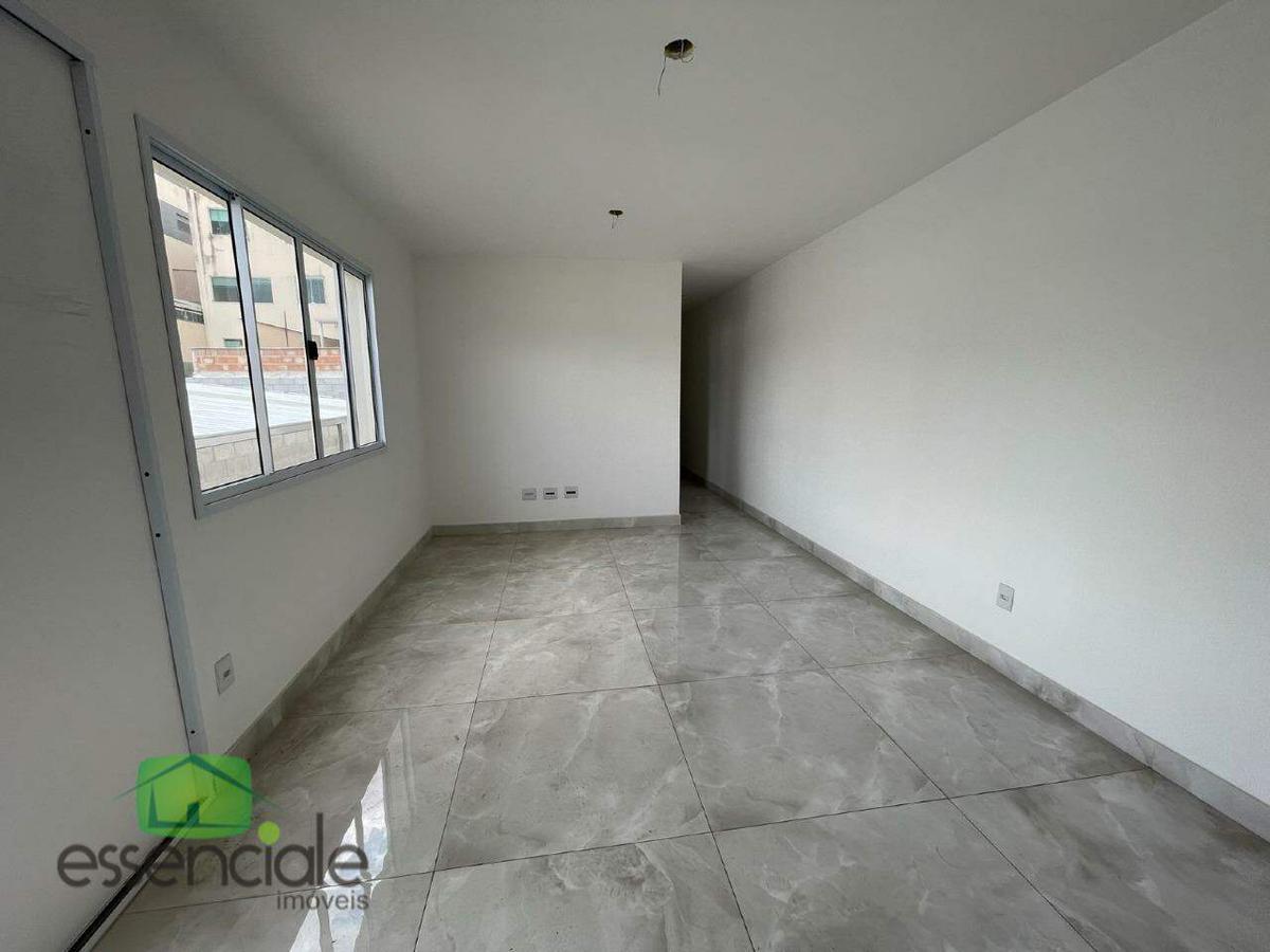 Apartamento, Europa, 2 Quartos, 1 Vaga, 1 Suíte